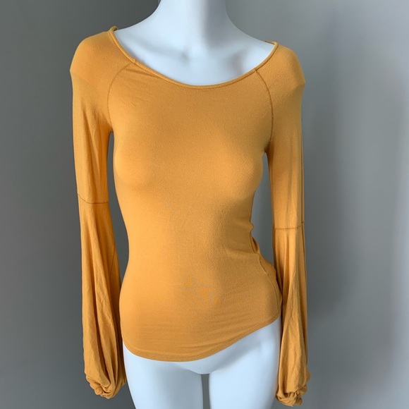 SOLD 🍒BNWT Free people current season fall top - Picture 2 of 5